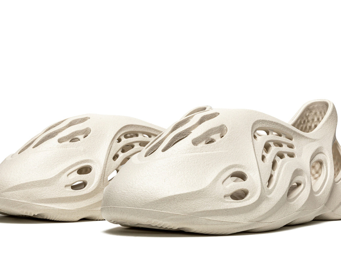 YEEZY FOAM RUNNER "Ararat" sneaker product image 2 | Foot Spikes