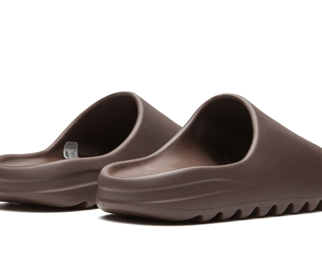 YEEZY SLIDE "Soot 2021" sneaker product image 3 | Foot Spikes