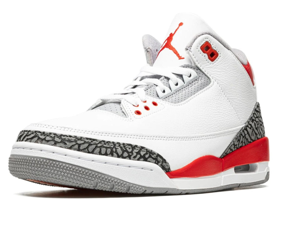 Air Jordan 3 Retro "Fire Red 2022" sneaker product image 3 | Foot Spikes