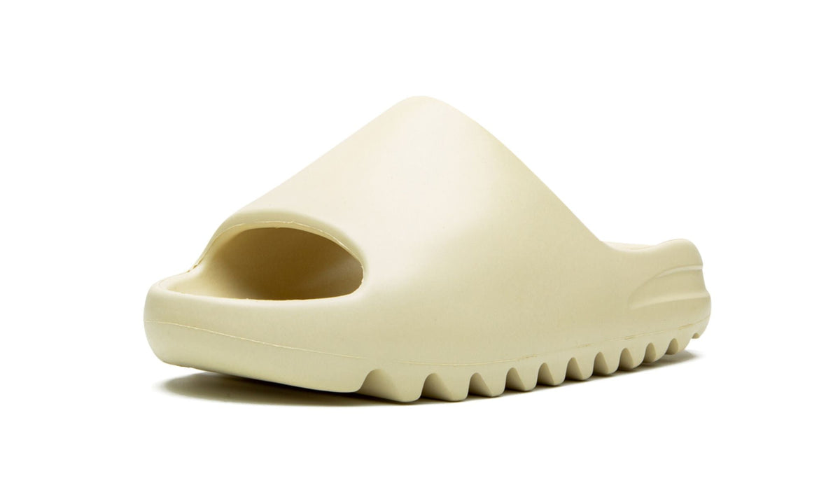 YEEZY SLIDE "Bone 2022" sneaker product image 4 | Foot Spikes