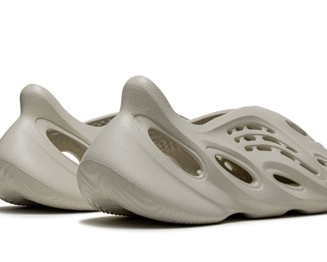 YEEZY FOAM RUNNER "Sand" sneaker product image 4 | Foot Spikes