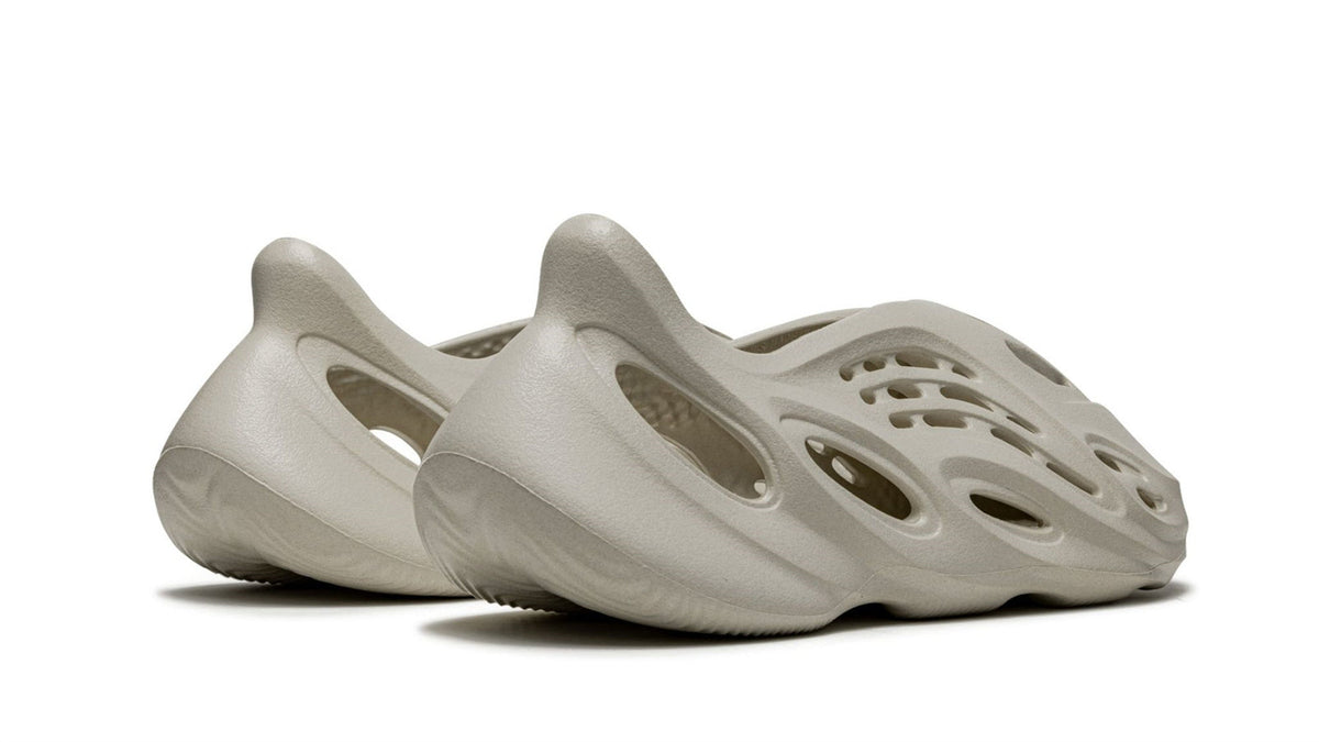 YEEZY FOAM RUNNER "Sand" sneaker product image 4 | Foot Spikes