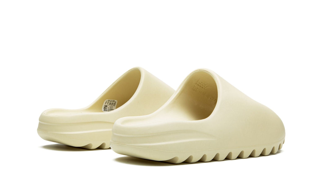 YEEZY SLIDE "Bone 2022" sneaker product image 5 | Foot Spikes