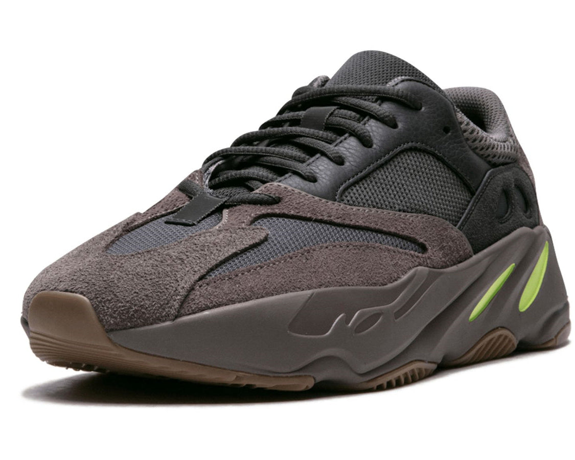 YEEZY BOOST 700 "Mauve" sneaker product image 3 | Foot Spikes