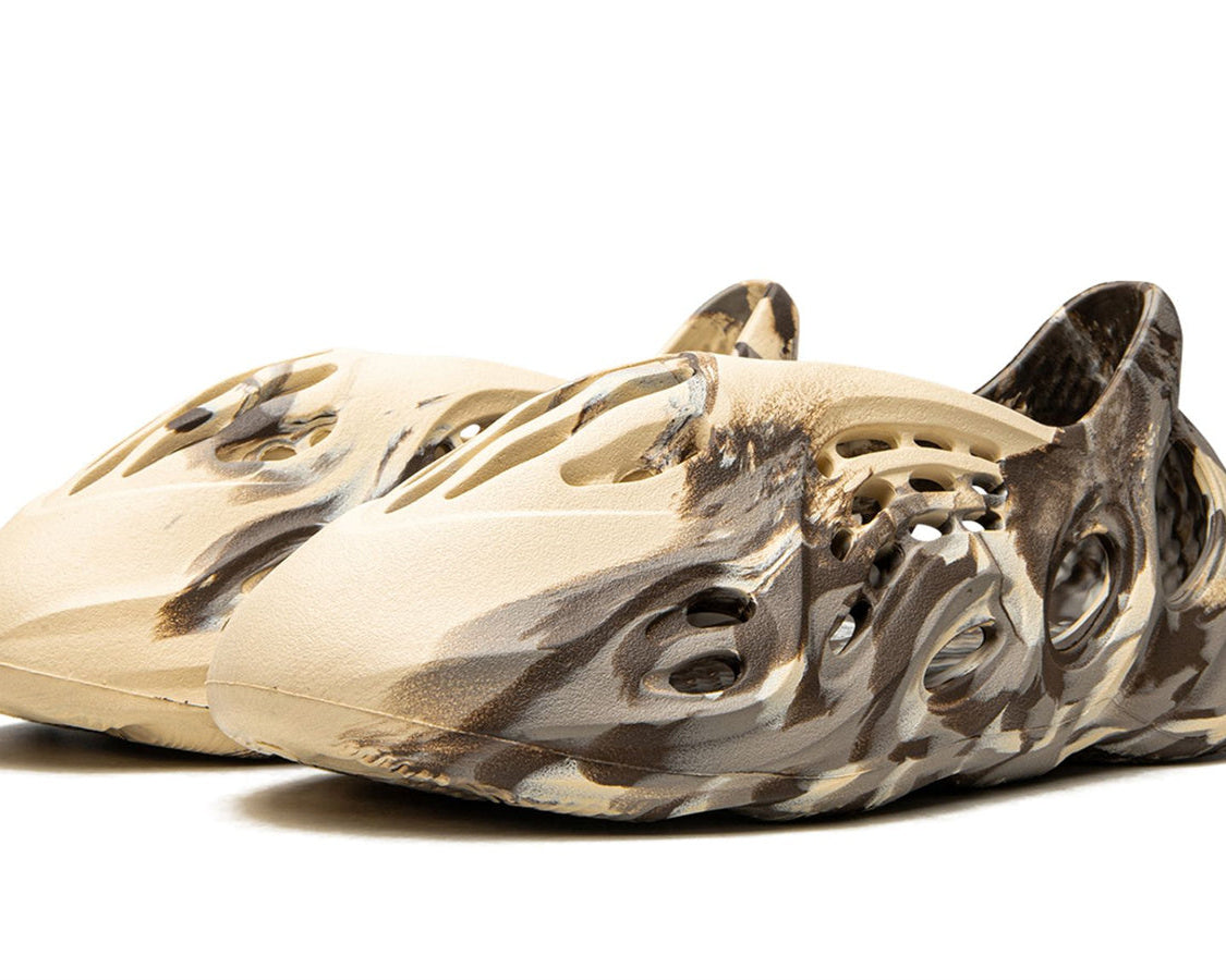 YEEZY FOAM RUNNER"MX Cream Clay" sneaker product image 2 | Foot Spikes