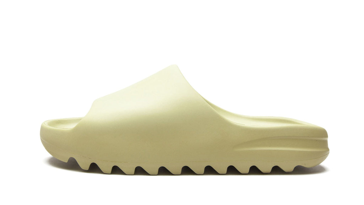 YEEZY SLIDE "Resin 2021" sneaker product image 1 | Foot Spikes