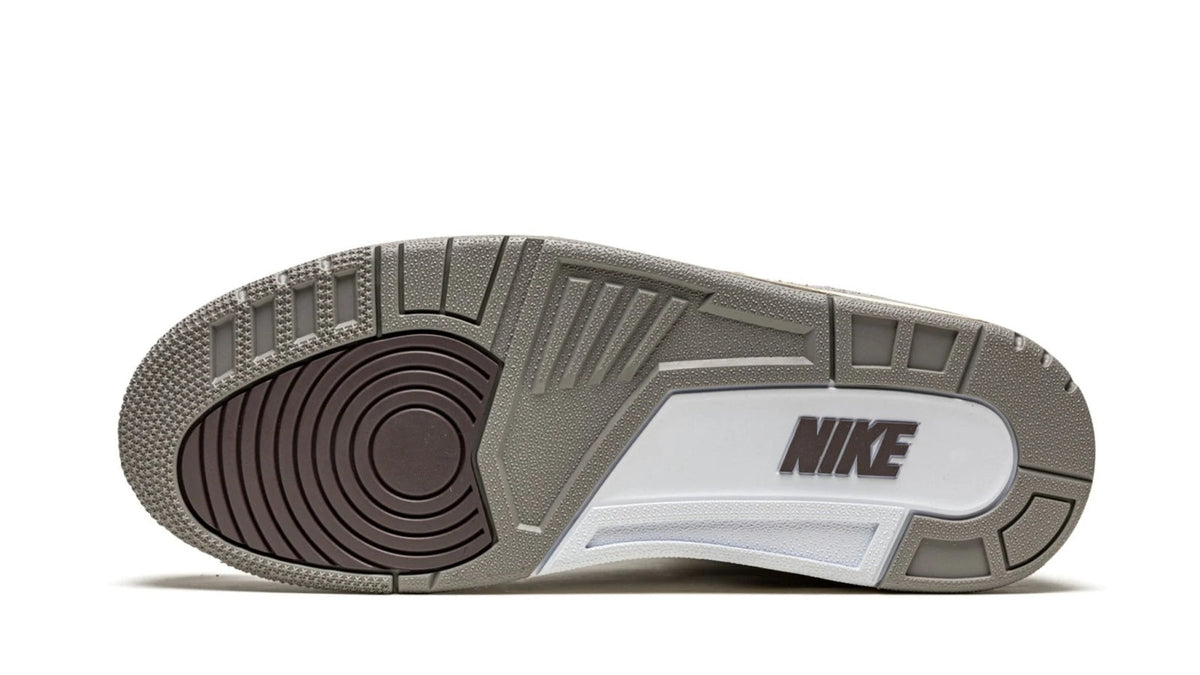 AIR JORDAN 3 RETRO SP WMNS "A Ma Maniére - Raised by Women" sneaker product image 5 | Foot Spikes
