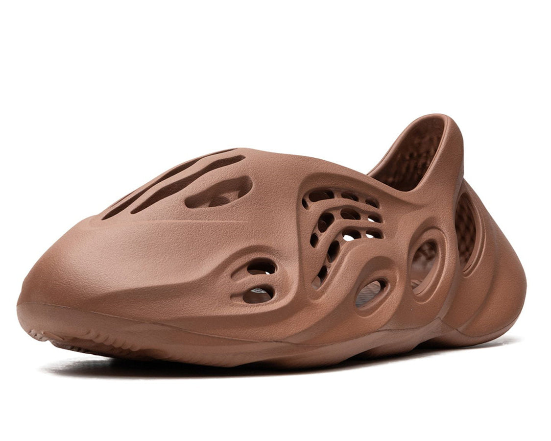 YEEZY FOAM RUNNER "Flax" sneaker product image 3 | Foot Spikes