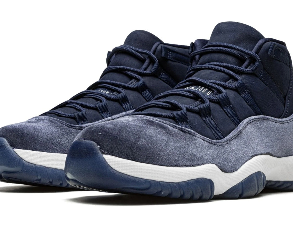 AIR JORDAN 11 VELVET WMNS "Midnight Navy" sneaker product image 2 | Foot Spikes