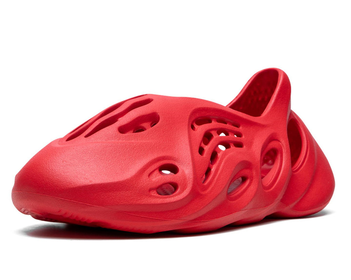 YEEZY FOAM RUNNER "Vermillion" sneaker product image 3 | Foot Spikes
