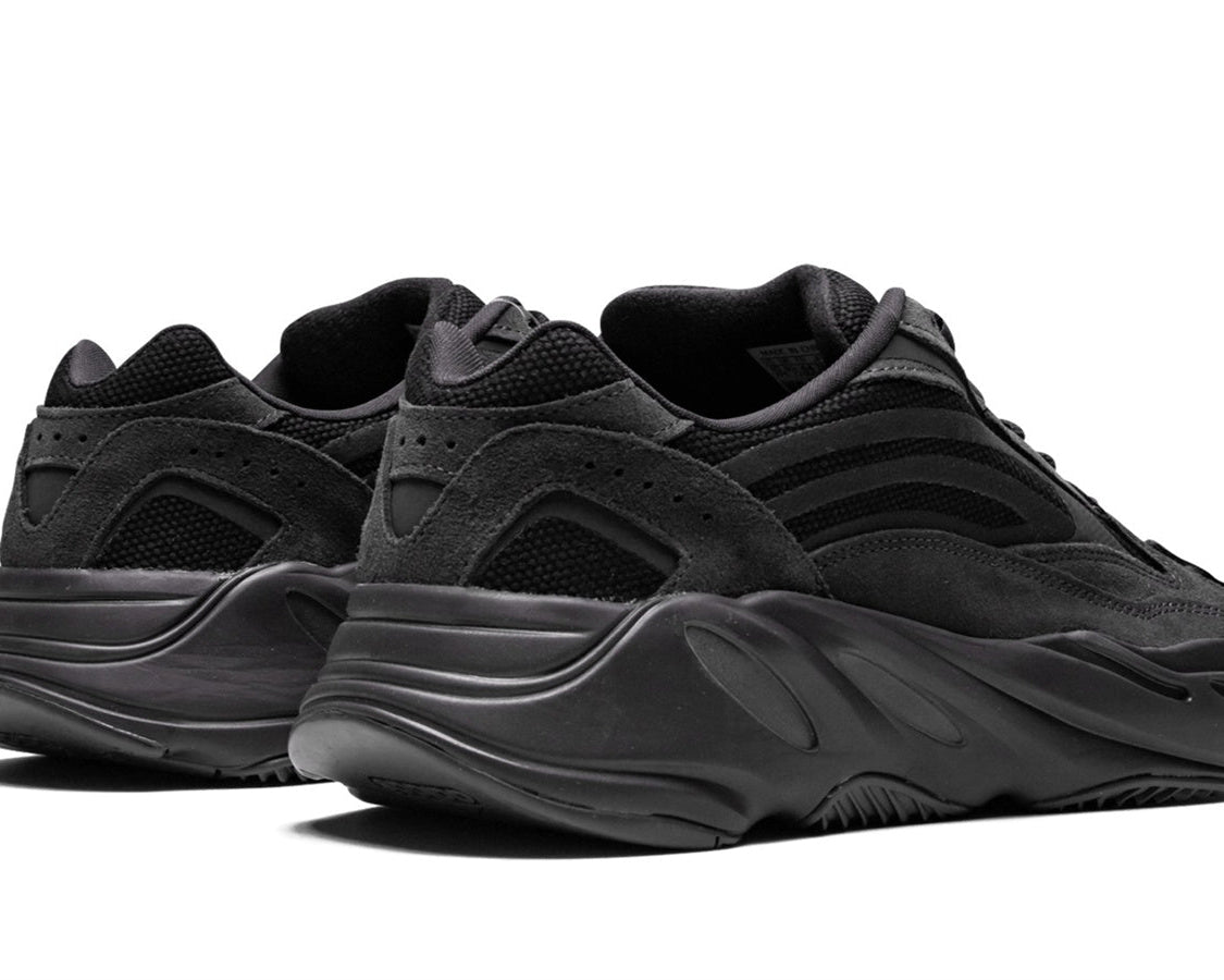 YEEZY BOOST 700 V2 "Vanta" sneaker product image 4 | Foot Spikes