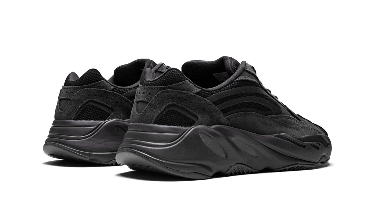 YEEZY BOOST 700 V2 "Vanta" sneaker product image 4 | Foot Spikes